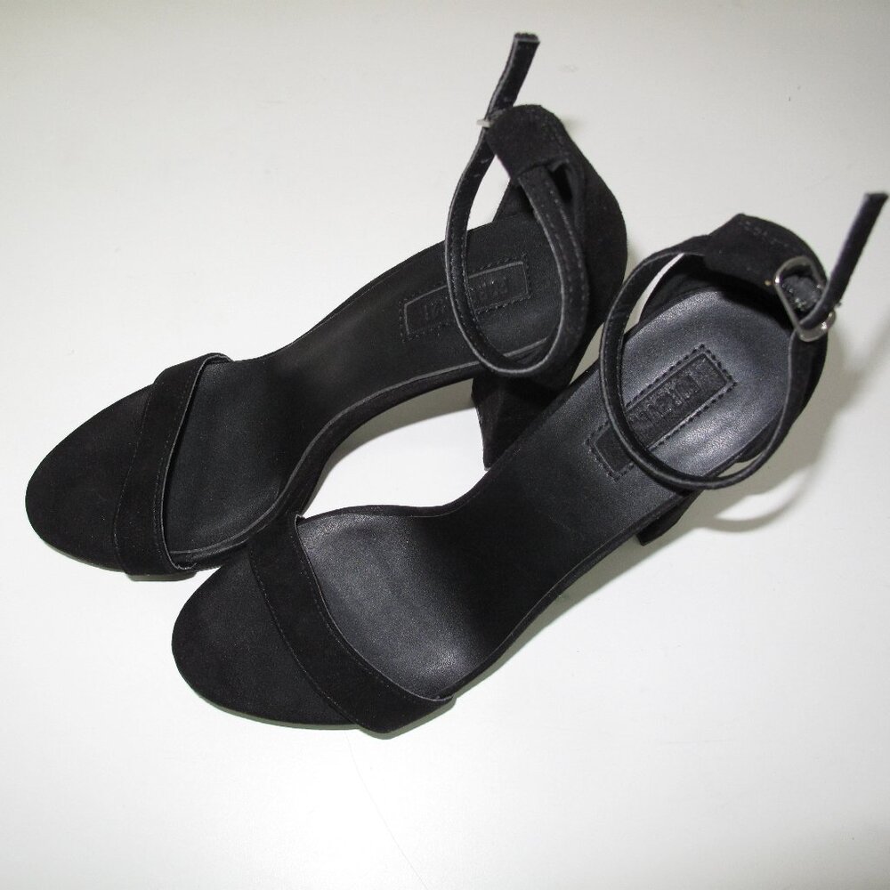 Forever 21 Black Block Heel Sandals – Size 7.5 – Like New